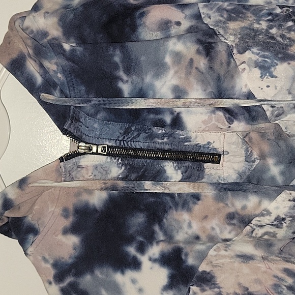 PINK Cropped Hoodie - Picture 4 of 8